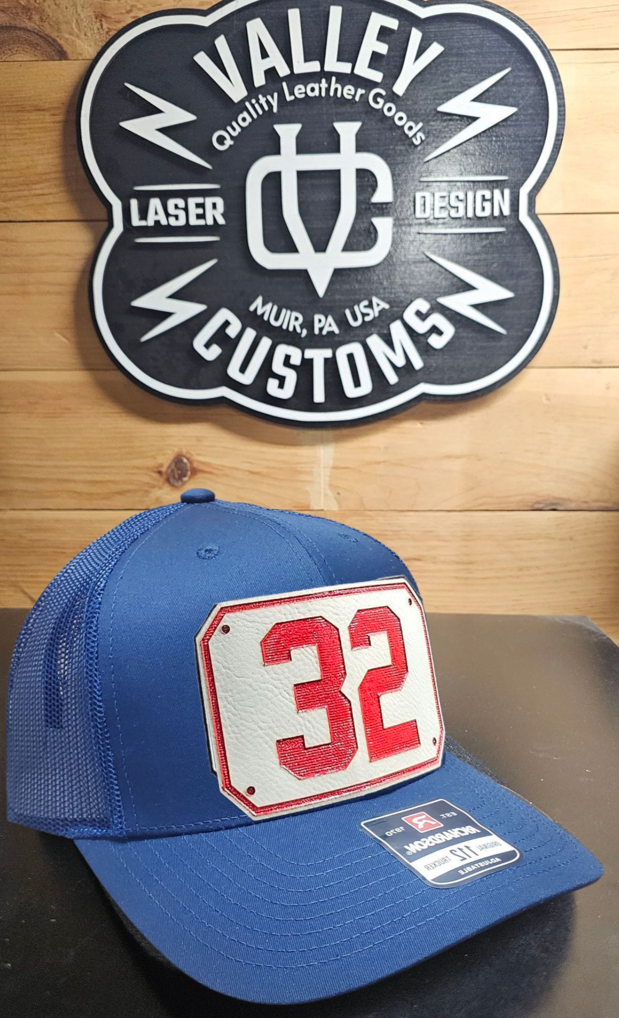 Officer white/red Passport Hat